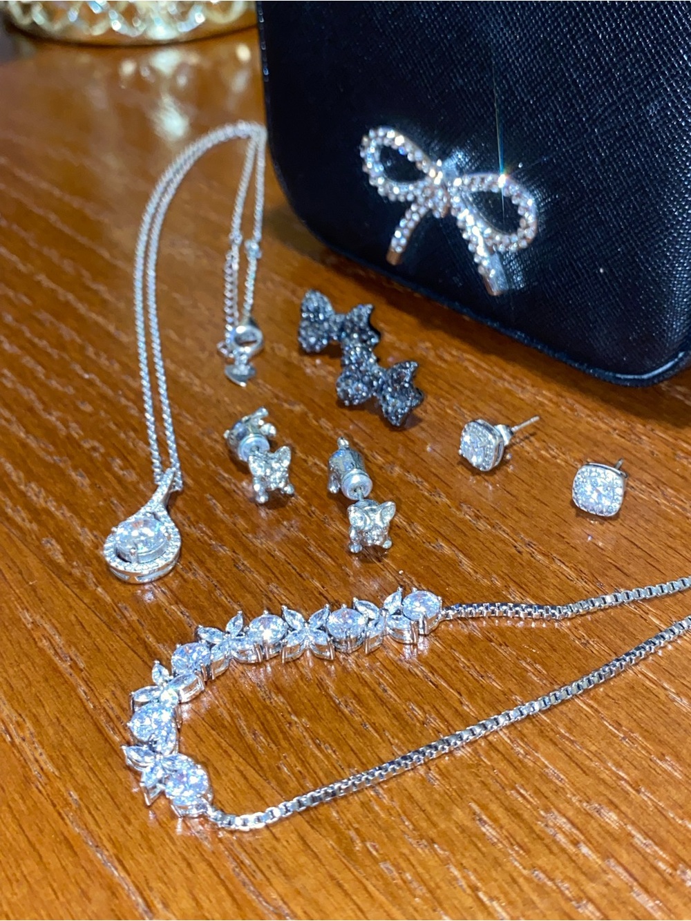 Classic bow jewelry bundle 🎀